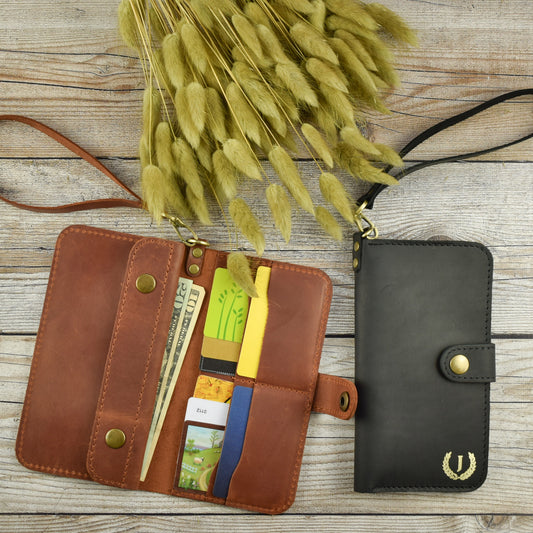 Wristlet wallet